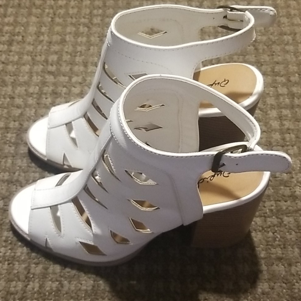 Block Heeled Sandals - Picture 2 of 4